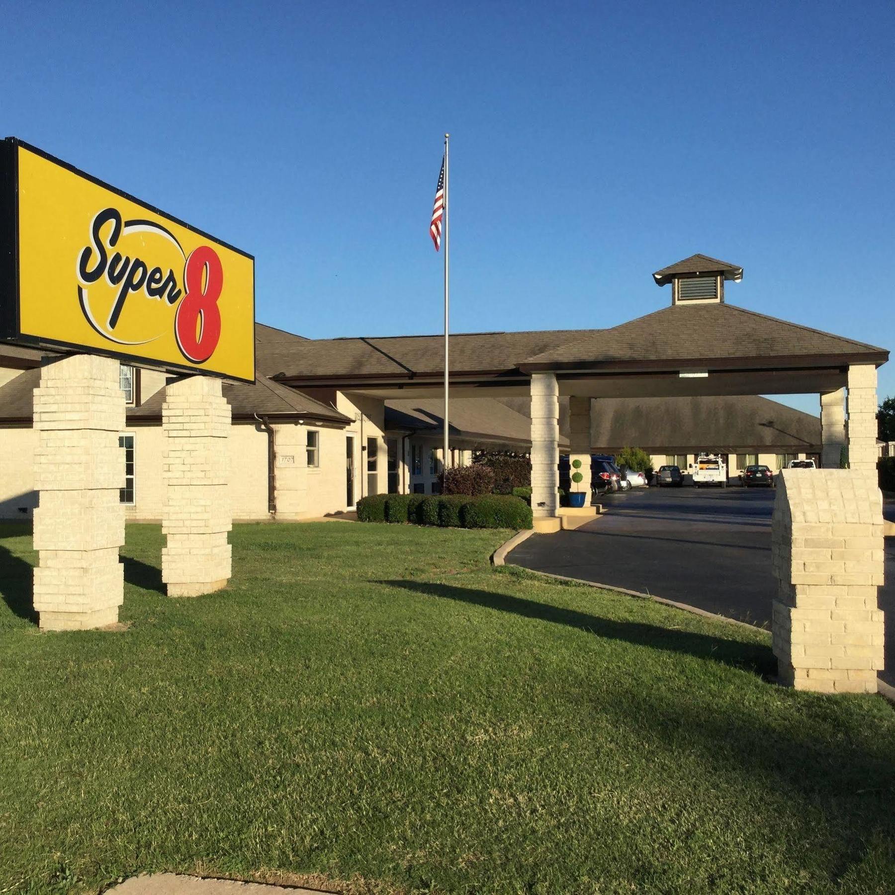 Super 8 By Wyndham Cleburne Motel Dış mekan fotoğraf